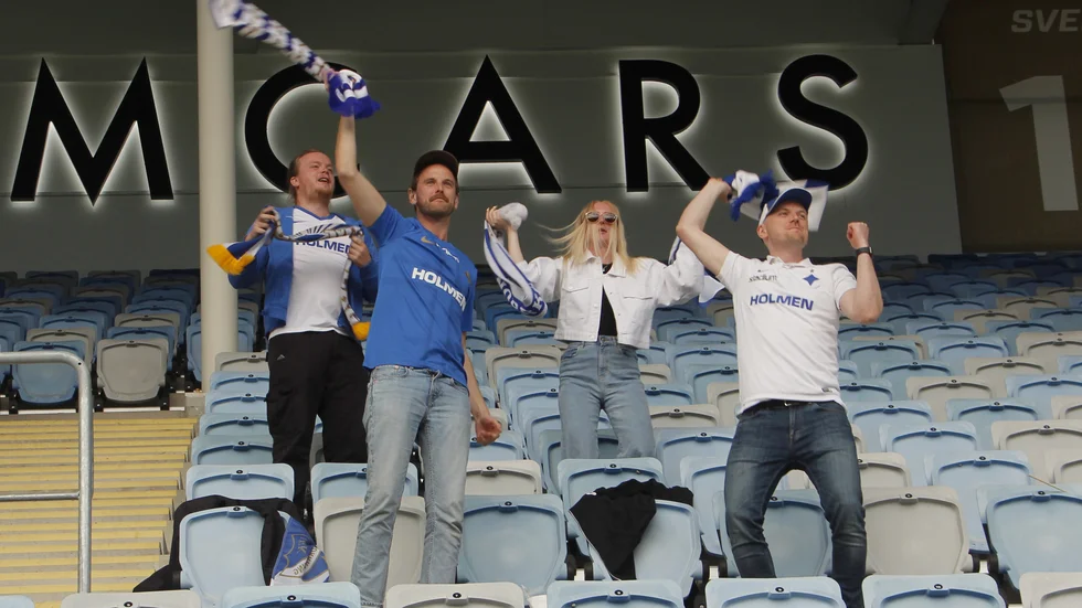 2-0 till IFK Norrköping - och fansen, de lyckligt lottade på plats på Platinumcars Arena, fick jubla. Syskonen Axel och Ida Johansson lyfte tillsammans med Martin Salberg och Erik Eriksson av glädje.