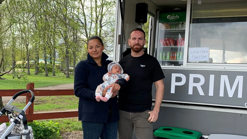 Paret Paulina och Aziz har inte bara en ny foodtruck utan även ett nytillskott i form av dottern Julia som är sex veckor gammal.