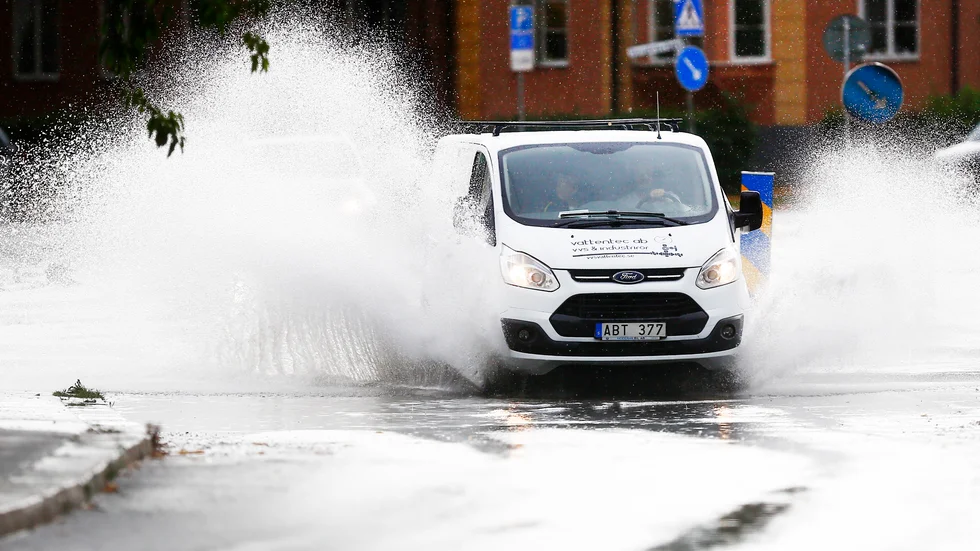 Fler kraftiga regn väntas framöver i klimatkrisens spår vilket ställer högre krav på hur dagvattnet tas om hand, framför allt i städerna.