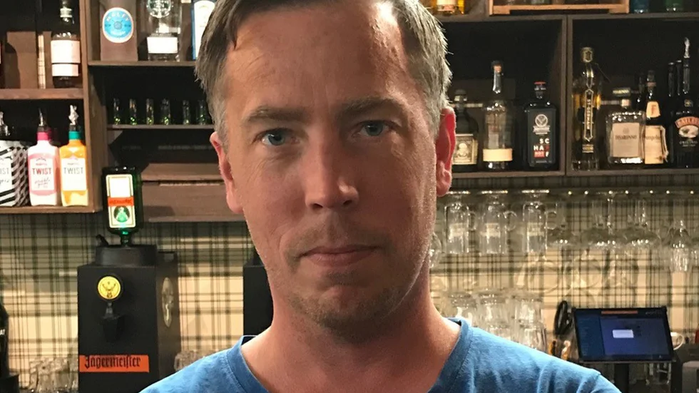 Marcus Kåtorp ska bygga sportbar i källaren till Harrys.