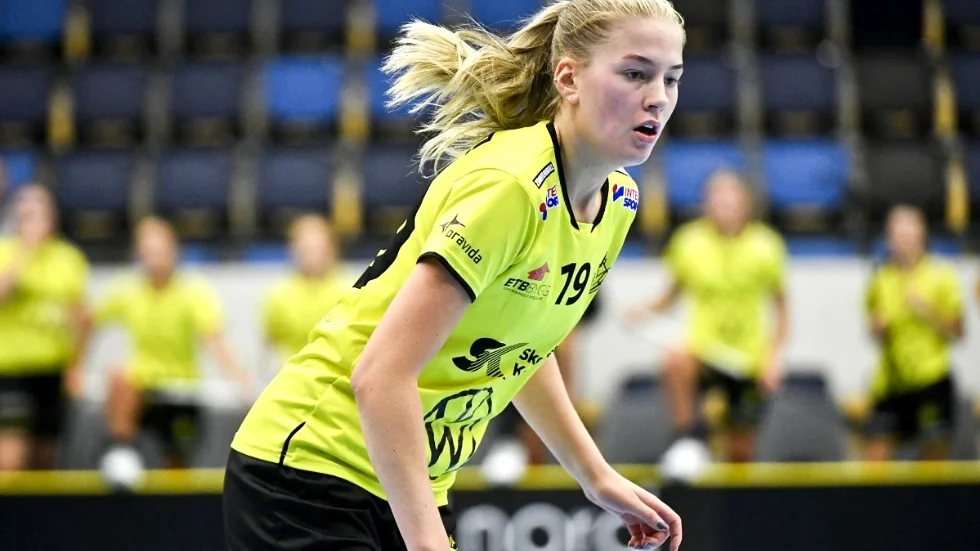 Poängspelaren Julia Granberg hann bara spela fem seriematcher med Kågedalen innan säsongen pausades. Var hon tar vägen nästa säsong är inte klart.