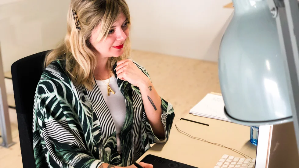 Anna har varit med att ta fram en rikstäckande kampanj för ett politiskt parti.Tid för återhämtning hämtar hon i naturen.