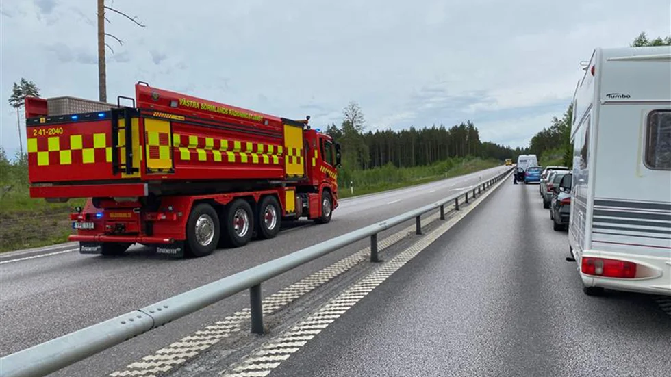 Långa köer uppstod på 55:an i samband med händelsen.