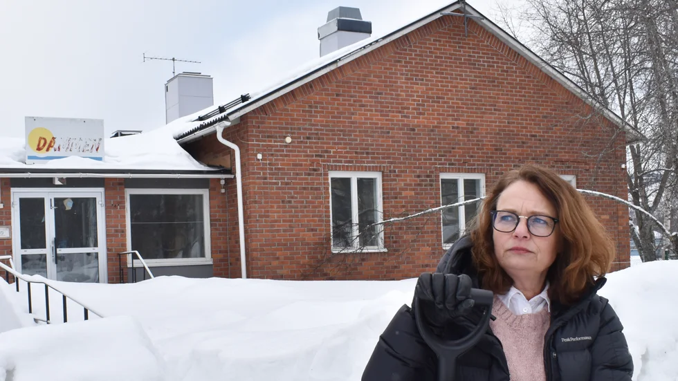 Åsa Jonsson är bekymrad över den långa beslutsgången för att få bygga om huset.
