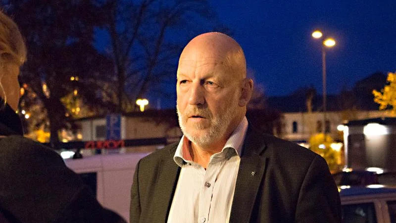 Björn Andersson väljer att lämna Moderaterna efter anklagelser om att ha läckt namn.