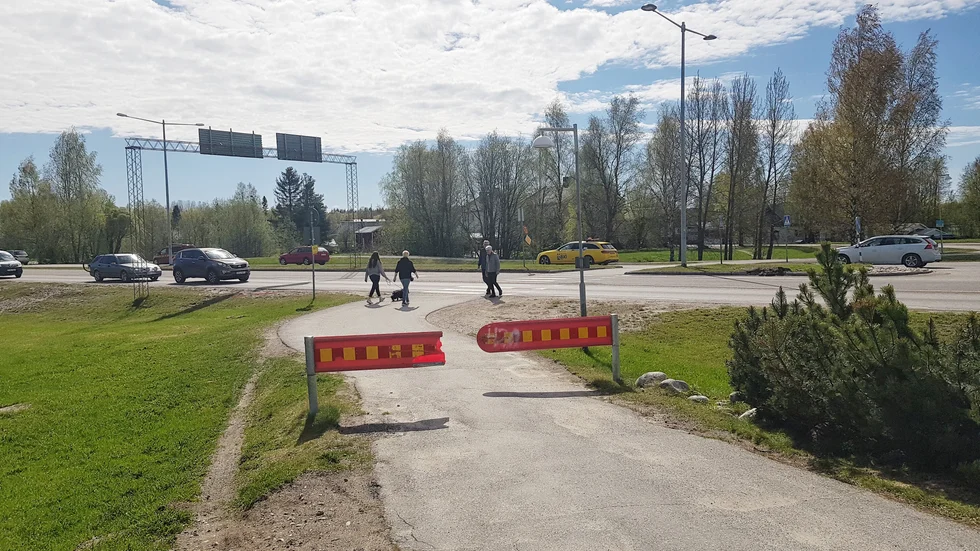 Timmerleden finns med i länstransportplanen för Norrbottens län, men några åtgärder för den farliga "Hallgrenskorsningen" väntas inte ske i närtid. 