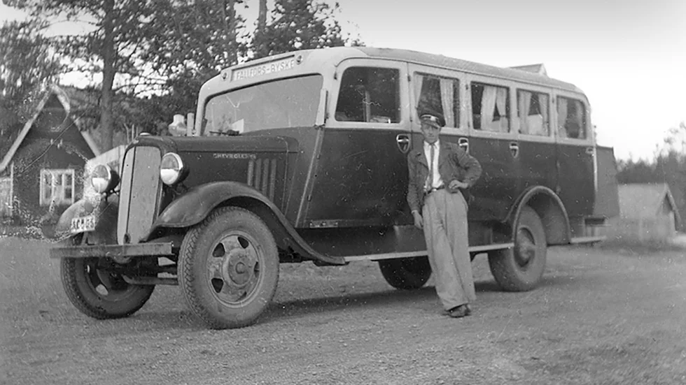 Sigvard Vesterlund utanför Nilssons hus i Fällfors på 1930-talet.