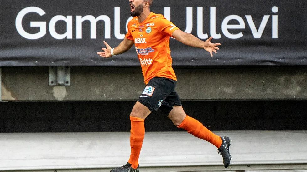 Västerås SK:s mittback Sean Sabetkar är klar för Degerfors. Arkivbild.