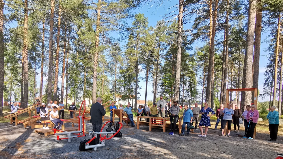 Kommunfullmäktiges ordförande Sam Venngren höll invigningstalet.