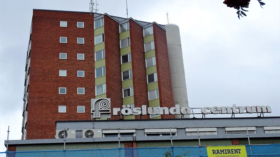 Det bor 4 282 personer i Fröslunda-Vilsta, en stadsdel som polisen betraktar som ett utsatt område.