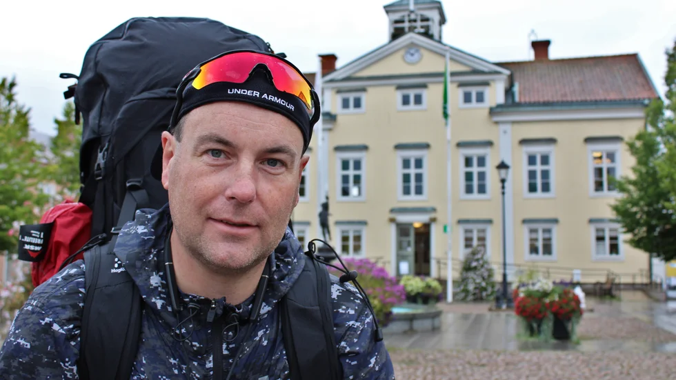 I samband med att äventyraren Jimmy Johansson blev ambassadör för Måns Jenningers minnesfond förra året valde han att öppna upp mer och berätta om sina egna erfarenheter av att ha blivit hårt drabbad av mobbing. "Ungefär halva min skoltid mellan ettan och sexan tillbringade jag på sjukhus, kroppen kollapsade och läkarna visste inte vad det var", säger han 
