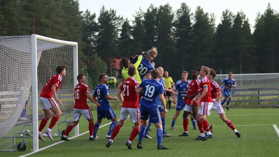 Storfors vann mot Täfteå med 3–0 när lagen möttes på Heden för en knapp månad sedan. Onsdag kväll möts lagen igen. (Arkivbild)