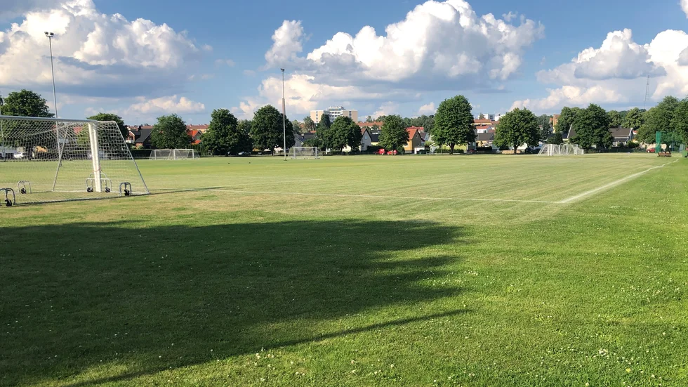 Mossen IP, där LSW:s ungdomsverksamhet håller till. Nu ska det byggas omklädningsrum i anslutning till fotbollsplanen. 