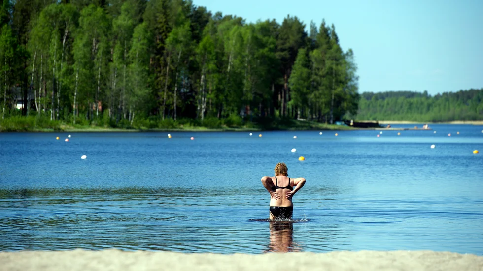 Kanske är det rekommenderat att ta ett dopp idag när temperaturerna toppar vid 30 grader.