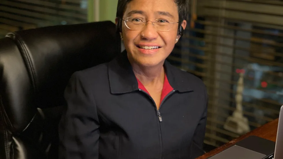 Den filippinska journalisten Maria Ressa är en av årets fredspristagare.