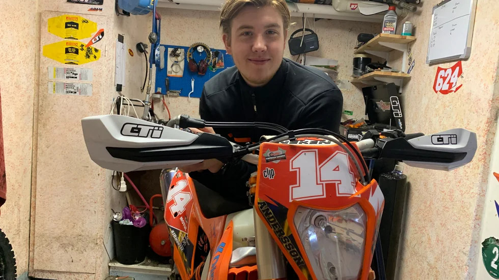Olyckan på nytt framme för Enduroföraren Adam Andersson från Örbyhus.