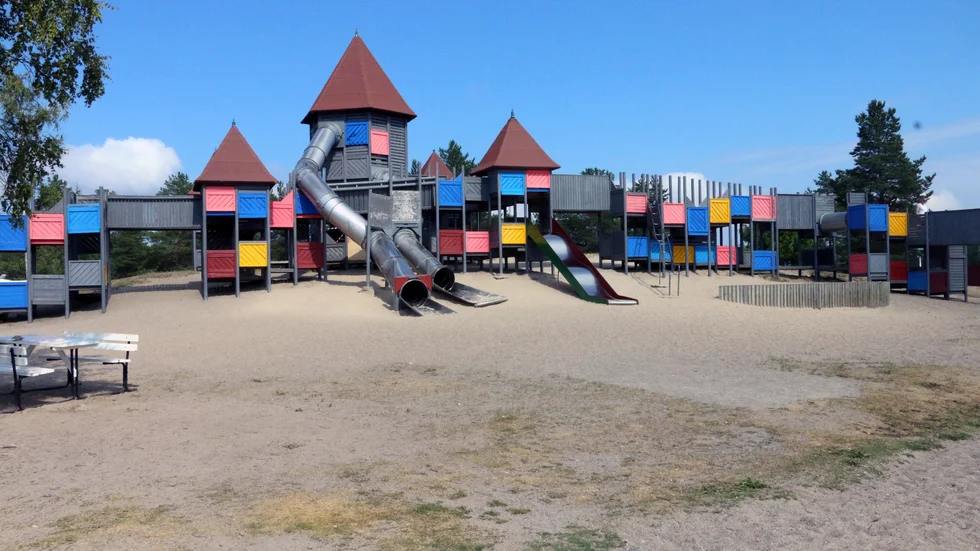 Signaturen "Orolig förälder" är bekymrad över säkerheten när barn leker i uteleklandet på Pite Havsbad. (Arkivbild)