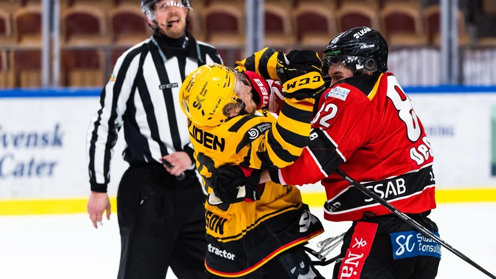 Oskar Nilsson i fight med Chris Desousa