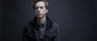 Basist och journalist gör debut som soloartist