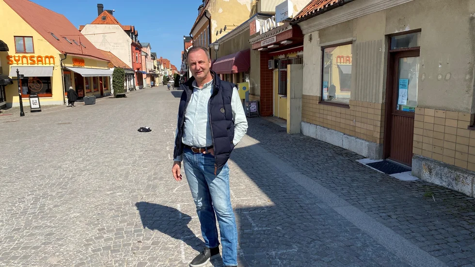 Klassiska kiosken Gottgluggen försvinner, men ersätts av "Korvgluggen". Krögaren Reinhard Keinprecht står på den plats som i sommar blir en 60 kvadratmeter stor uteservering.