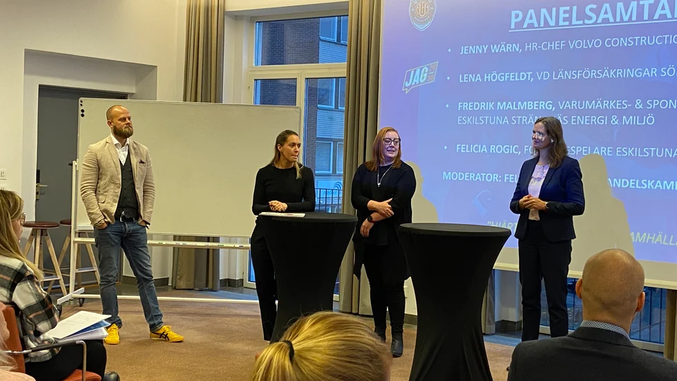 Fredrik Malmberg, Eskilstuna Strängnäs Energi & Miljö, Felicia Rogic, Eskilstuna United, Jenny Wärn, Volvo Construction Equpiment och Lena Högfeldt, Länsförsäkringar, deltog i paneldiskussionen. 