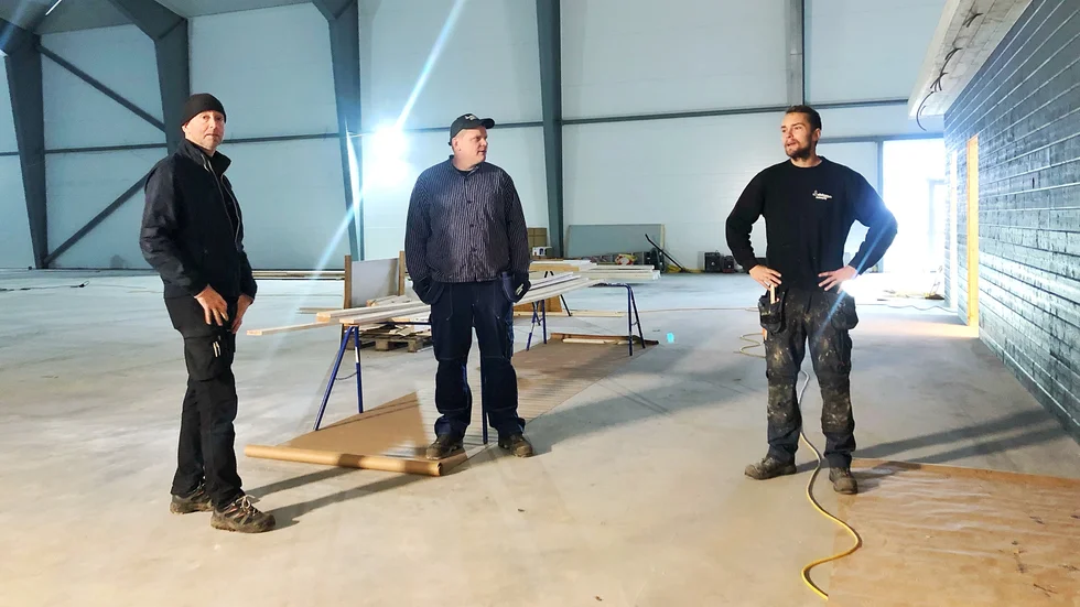 Vännerna beskriver hur de kom på idén med en padelhall vid årsskiftet. Från vänster Per Andersson, Joakim Gustavsson och Robin Bäckström.