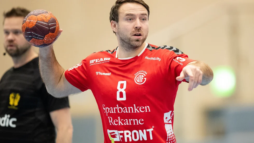 Så sent som i våras gjorde Robin Andersson Dickfors sin sista match innan han valde att avsluta handbollskarriären. Men redan nu har 33-åringen varit tillbaka och tränat med Guifs herrlag.