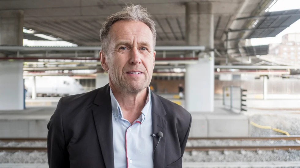 "Många som vill ställa om till fossilfria transporter upplever i dag att det är svårt att veta om det kommer att finnas tillgång till el och fossilfria drivmedel", säger Svante Axelsson på Fossilfritt Sverige.