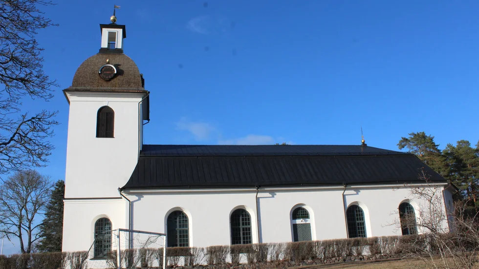 Ett inbrott har inträffat i ett förråsutrymme i anslutning till Västrums kyrka.