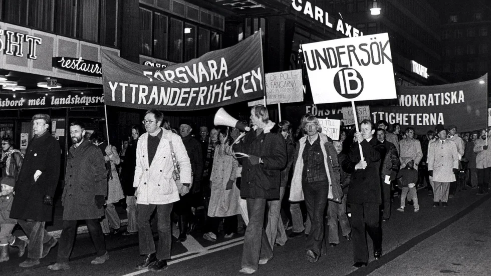 IB-affären avslöjades 1973 av journalisterna Jan Guillou och Peter Bratt.