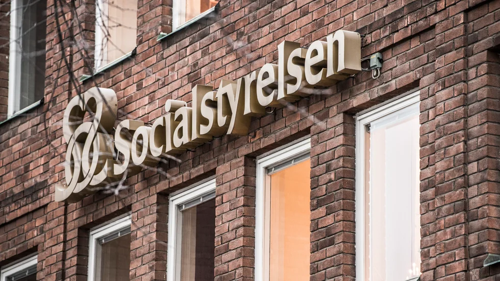 Socialstyrelsen vill höja kompetensen hos personal på LSS-boenden. Arkivbild.