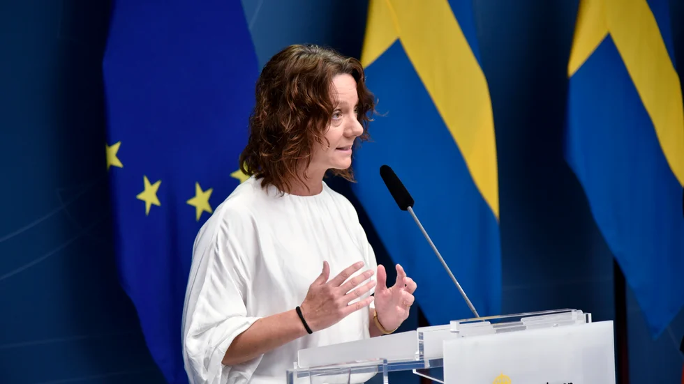 Matilda Ernkrans (S), minister för högre utbildning och forskning, vill höja räntan på CSN-lån för att täcka ett nytt studiestöd och icke återbetalade studielån.