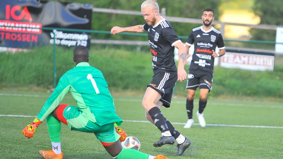 Marcus Björklund gjorde TVSK:s mål  efter en soloprestation. Trots spel med en man mindre halva matchen fick TVSK med sig en poäng.