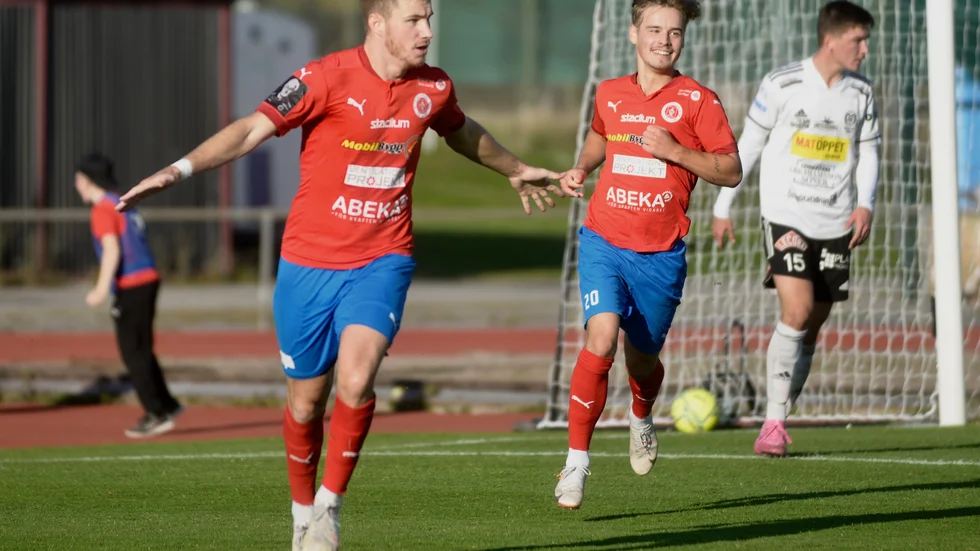 Oscar Karlsson var riktigt het i solskenet på Rosvalla denna onsdagseftermiddag. 