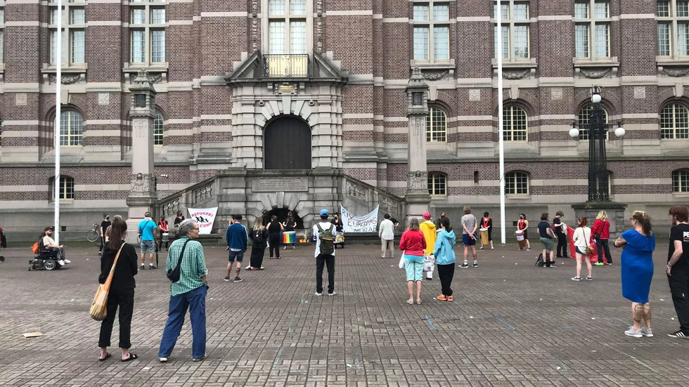 Manifestationen hölls utanför Rådhuset i Norrköping.