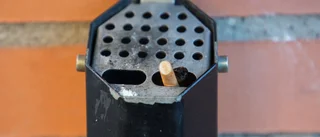 Dags att fimpa askkopparna vid entréer