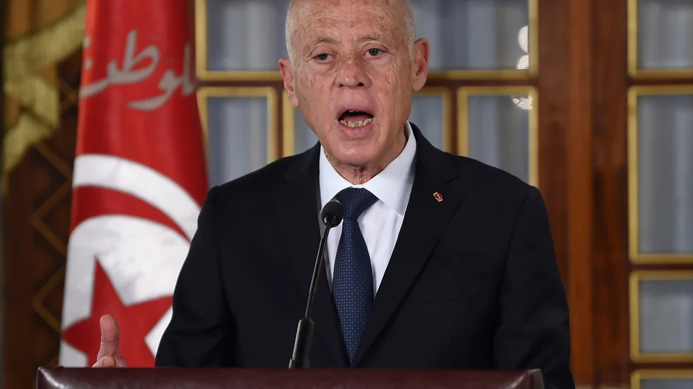 Tunisiens president Kaïs Saied har stängt ner parlamentet och avsatt premiärministern.