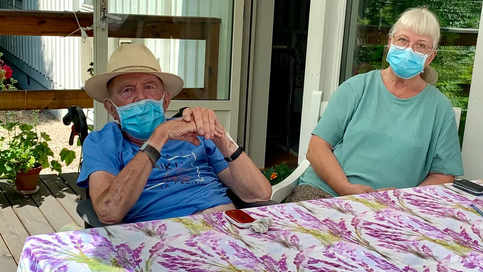 Lars och Eva-Britt Hagberg har gjort sitt yttersta för att skydda sig mot corona.
