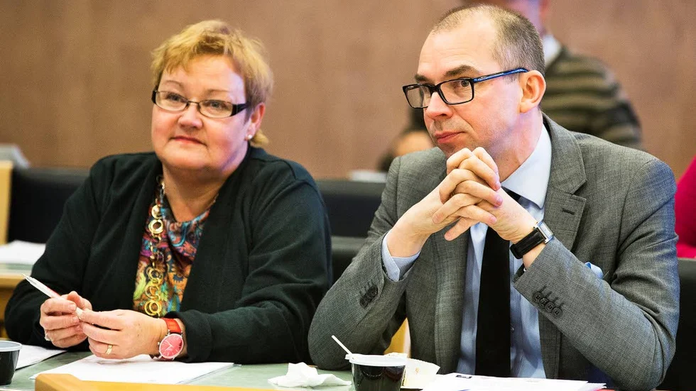 De Socialdemokratiska kommunalråden i Luleå Yvonne Stålnacke och Niklas Nordström försvarade att ge Unga örnar en miljon kronor för projektet Fritid på lika villkor