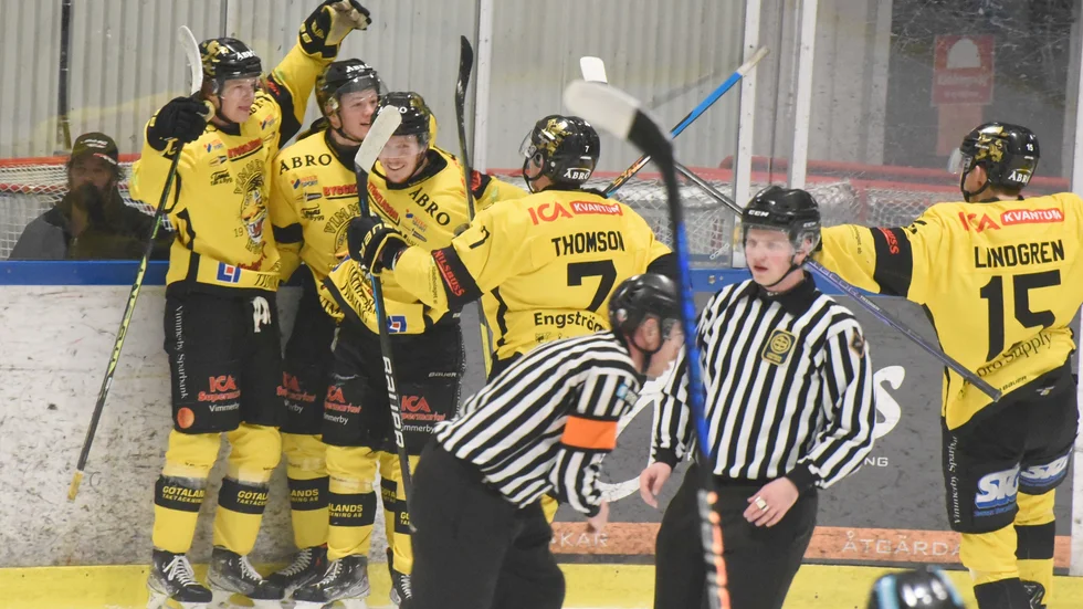 VH-jubel efter Adam Bäckstrands 3-1-mål.