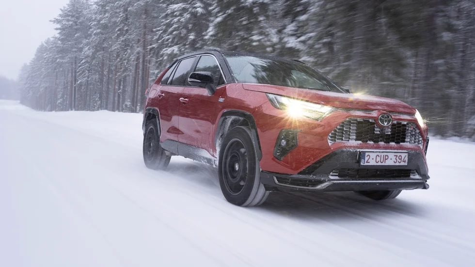 165 motorjournalister från 21 europeiska länder är inbjudna av Toyota till Luleå för testkörning av nya bilen RAV4 Gr sport. 