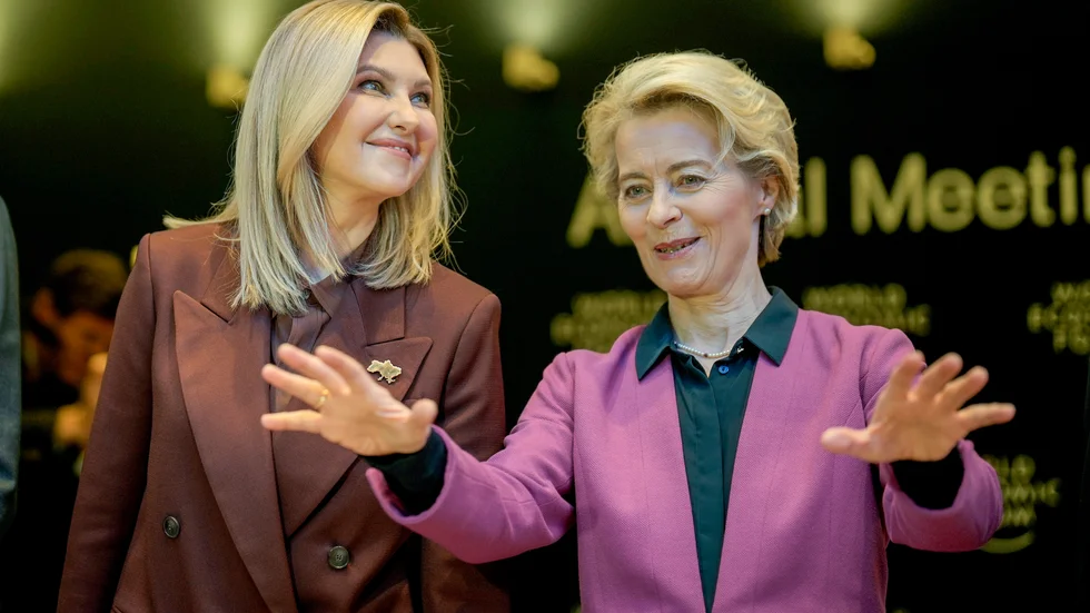 Olena Zelenska, den ukrainske presidentens fru och EU-kommissionens ordförande Ursula von der Leyen var först bland talarna när World Economic Forum inleddes i schweiziska Davos.