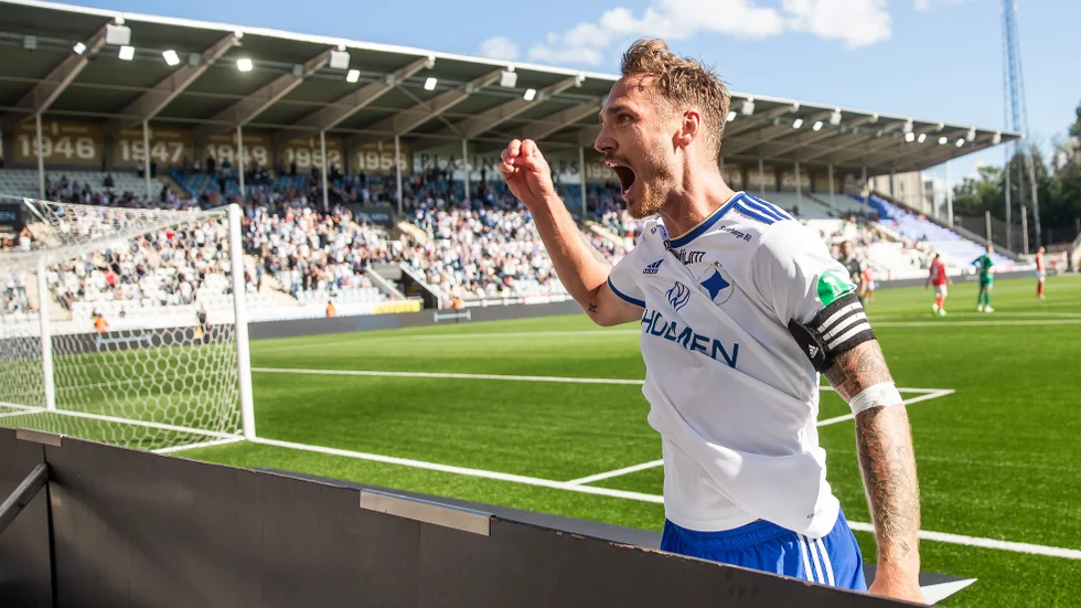 Linus Wahlqvist Egnell som IFK-kapten i höstas.