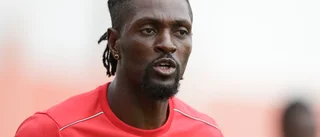 Adebayor lägger av