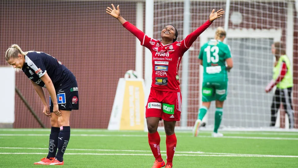 Stannar. Faith Ikidi blir kvar i Piteå IF i minst två säsonger till.