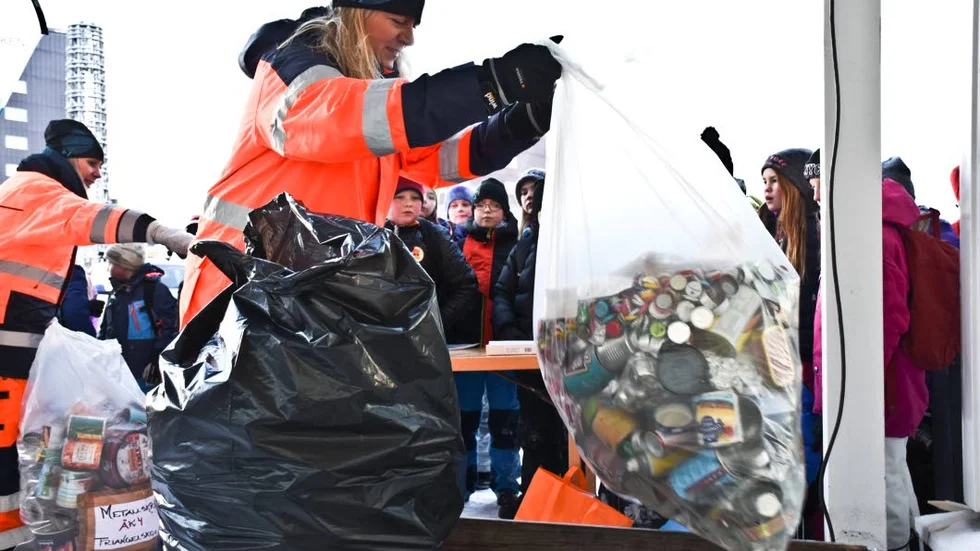 241. Sammanlagt har 241 elever från sju olika klasser i Kiruna kommun deltagit i tävlingen.