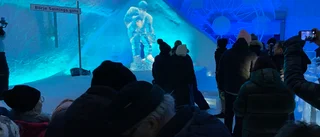 Isstaty av Börje Salming avtäckt på Icehotel 