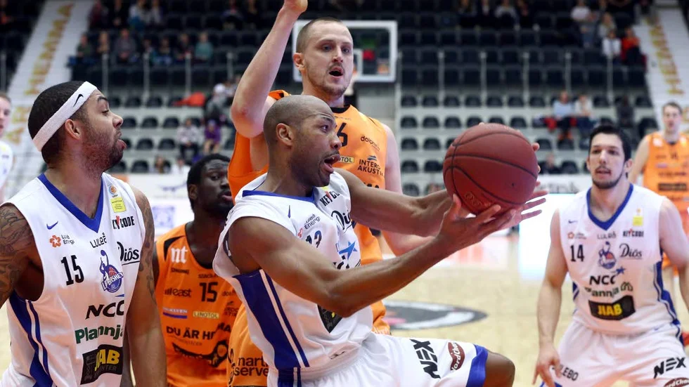 Nära skjuter ingen hare. LF Basket hade flera spelare borta inför mötet borta mot Norrköping, och dessutom blev Jonathan Person skadad i matchen. Trots det störde LF serieledaren rejält, men förlorade ändå till slut.