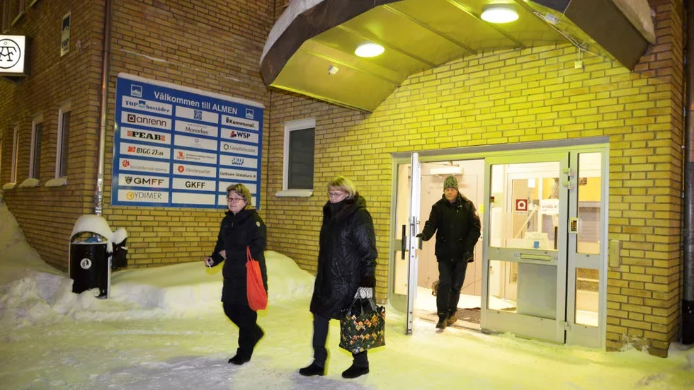 hemgång. Efter nästan tolv timmar på jobbet fick de som jobbar i huset där Top bostäder 		    ligger äntligen gå hem. Då hade polisen analyserat innehållet i breven och konstaterat att de inte innehöll något skumt.