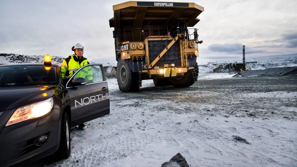 Niclas Dahlström, informationschef Northland Resources, vid gruvan i Kaunisvaara där driften står stilla i väntan på ödesbeskedet.